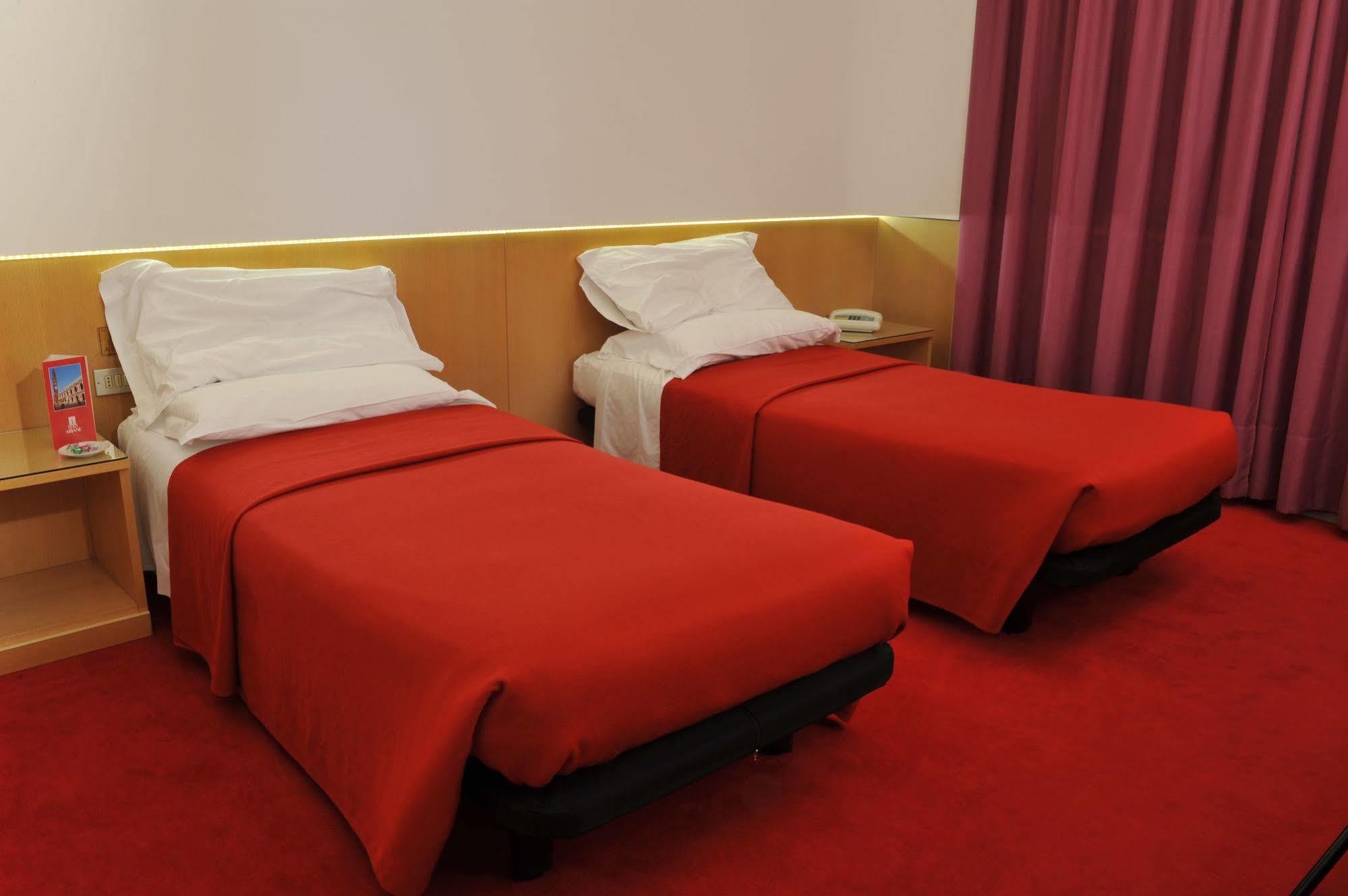 Hotel Ariane Thiene Extérieur photo
