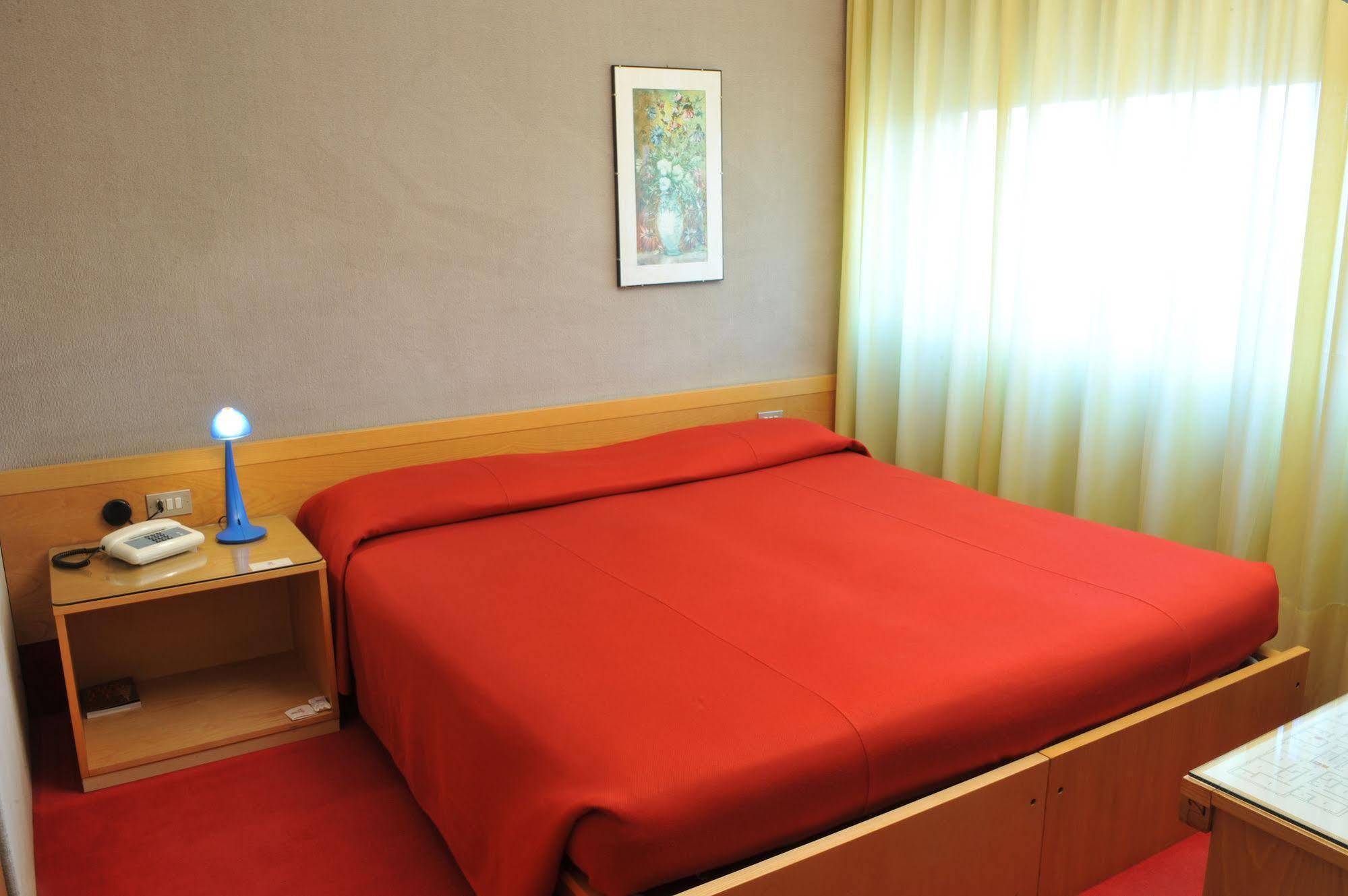 Hotel Ariane Thiene Extérieur photo